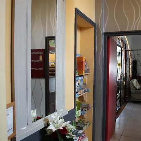 酒店 Restaurant De La Poste 皮里亚克叙尔梅尔