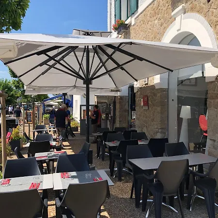 Restaurant De La Poste 호텔