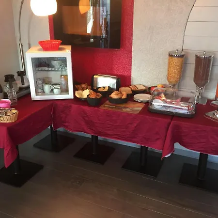 호텔 Restaurant De La Poste 2*