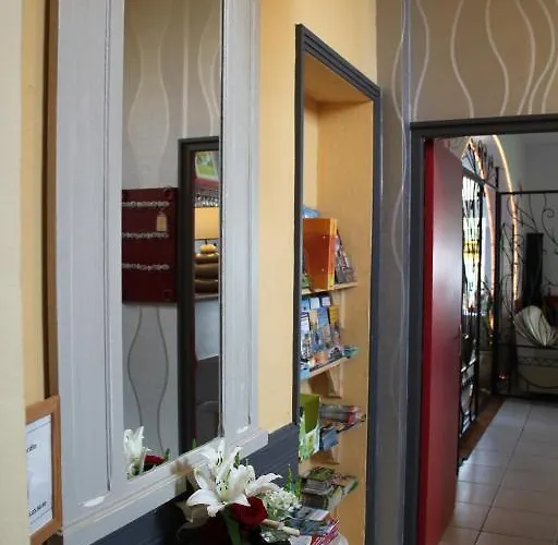 酒店 Restaurant De La Poste 皮里亚克叙尔梅尔