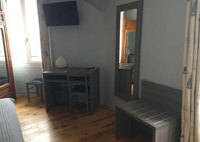 Restaurant De La Poste 皮里亚克叙尔梅尔