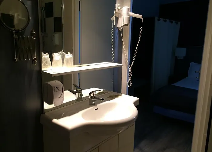 酒店 Restaurant De La Poste 皮里亚克叙尔梅尔