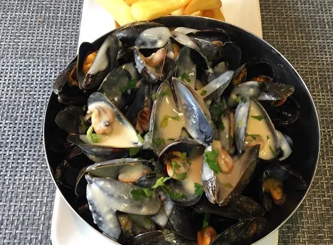 Restaurant De La Poste 酒店 皮里亚克叙尔梅尔